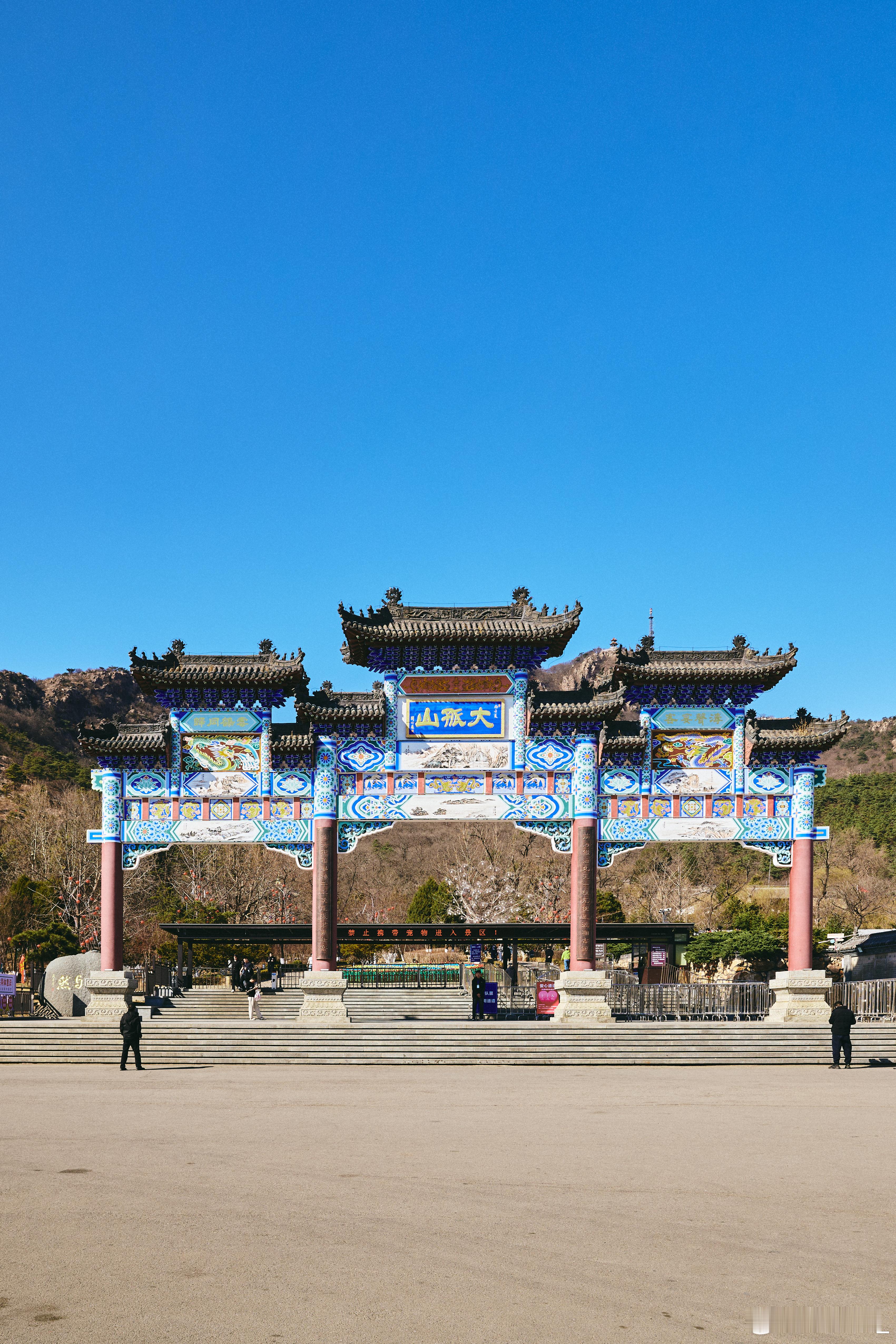 很多景区出来，你只记得拍过什么照片。但大孤山不太一样，我记住的是一群认真的人：天
