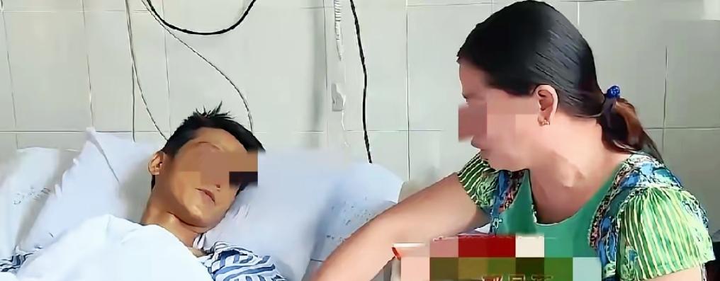 泪目了！病床上的弟弟只剩最后一口气，颤巍巍拉住亲姐姐的手，把三个幼子托付给姐姐，