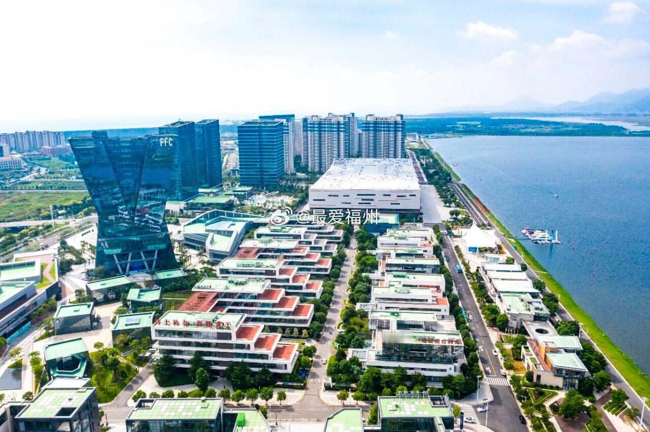 赵龙：历史遗留房产产权办理难、城市居民停车不便利、建筑垃圾和城市垃圾乱堆放 三大