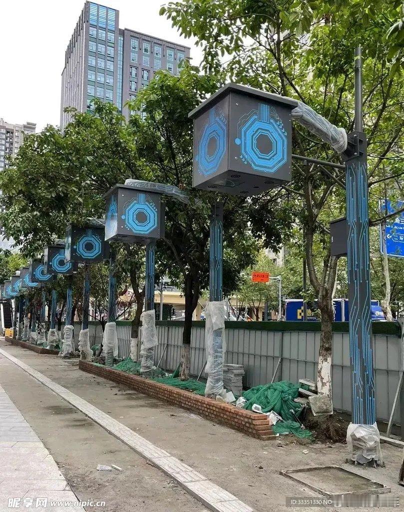 美团队将路灯改造成电动汽车充电桩这玩意美团还需要研究？成都早都用了好多年了？哦，
