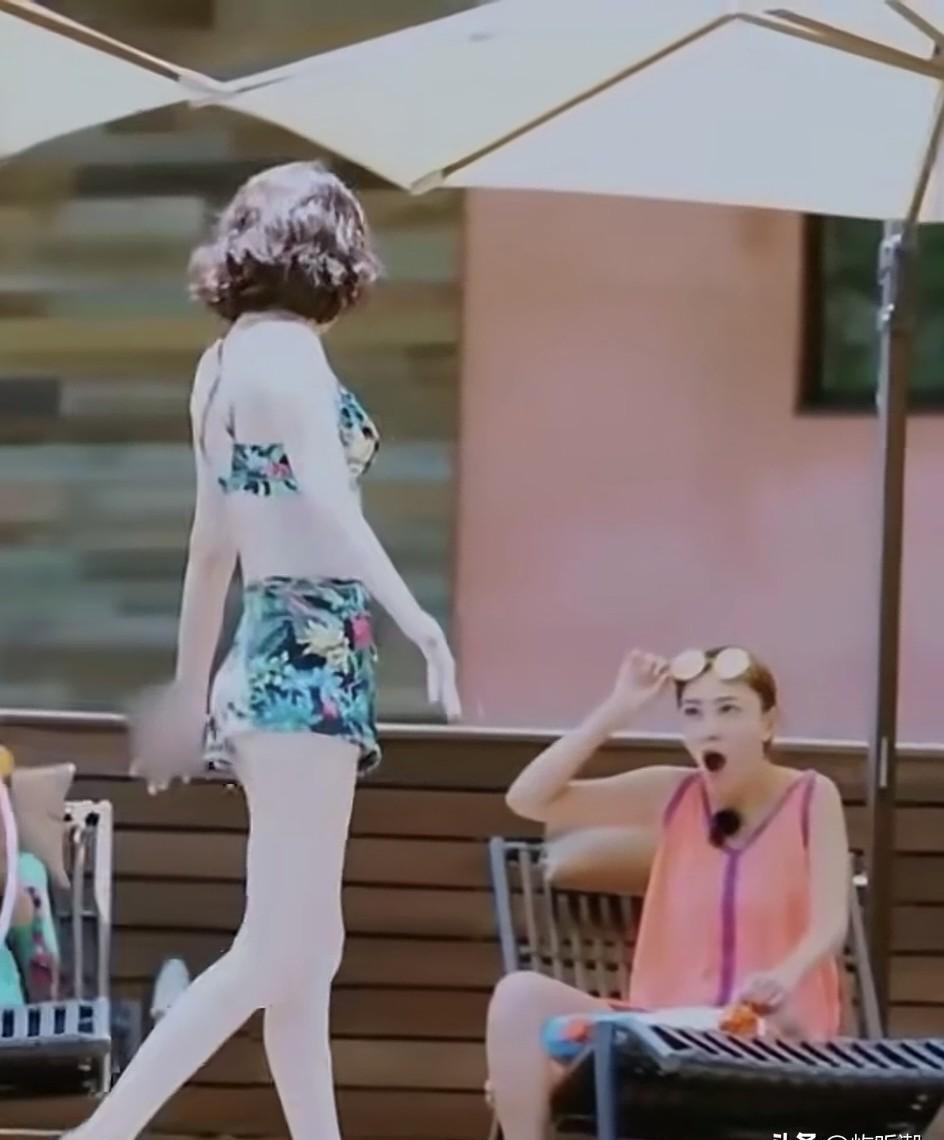 看到应采儿被程莉莎的“冷白皮”惊艳时，我第一反应不是羡慕，而是警惕。
去年因美白