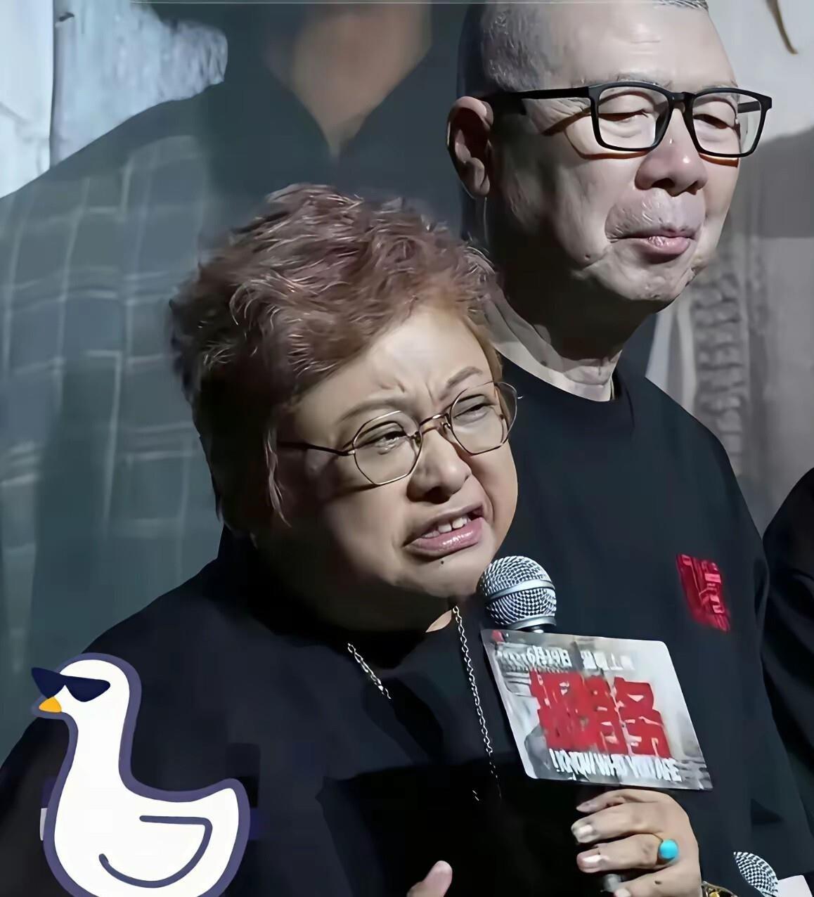 理记说韩红百分百要塌房，列了三条。但我觉得，他漏了最要命的一条。
韩红最大的坎儿