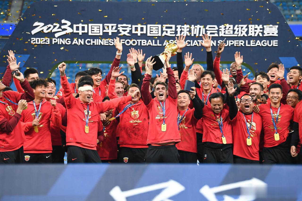震撼！上海海港展露雄心，想要的就必须搞到手，下赛季继续统治中超。
  近期，中超