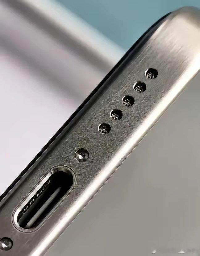 苹果的细节做得确实精致 