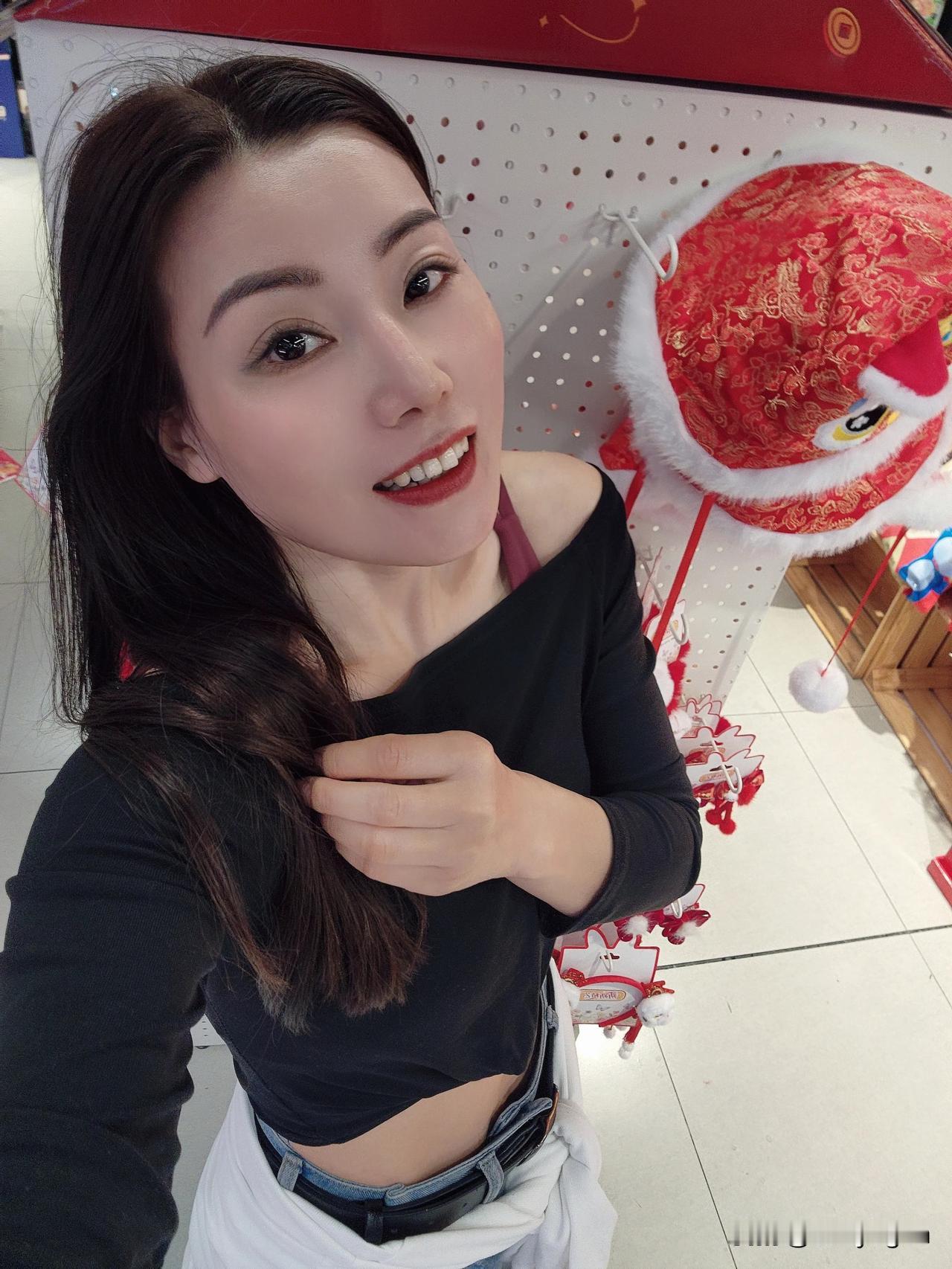 购物无论最终买下什么，那份精心挑选、期待拥有的过程本身，就已足够美好。日常购物心