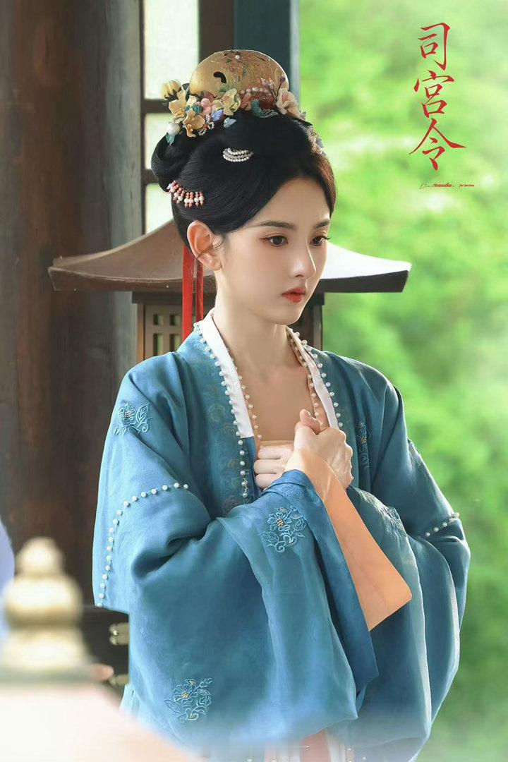 宋祖儿独美事业心 宋祖儿最近的状态就是独美两个字的真实写照，不炒作不捆绑纯粹靠作