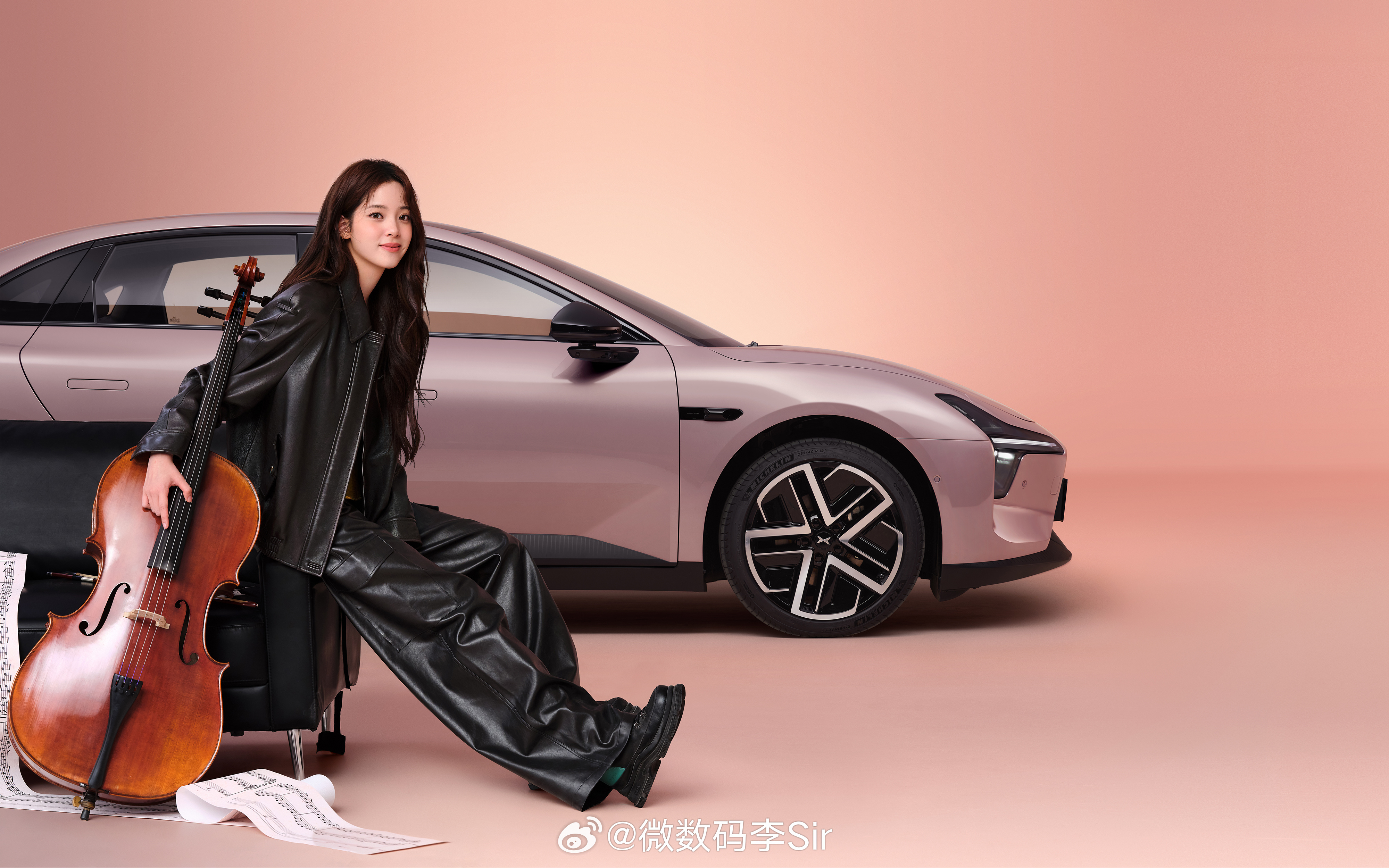 官宣！中国大提琴演奏家选择小鹏MONA M03 Max成为自己人生中的第一台车，