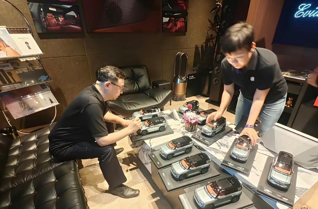 王老板是真忙，这又谁买的仰望U8。应急浮水，原地掉头。仰望U8打破以往豪车的定义