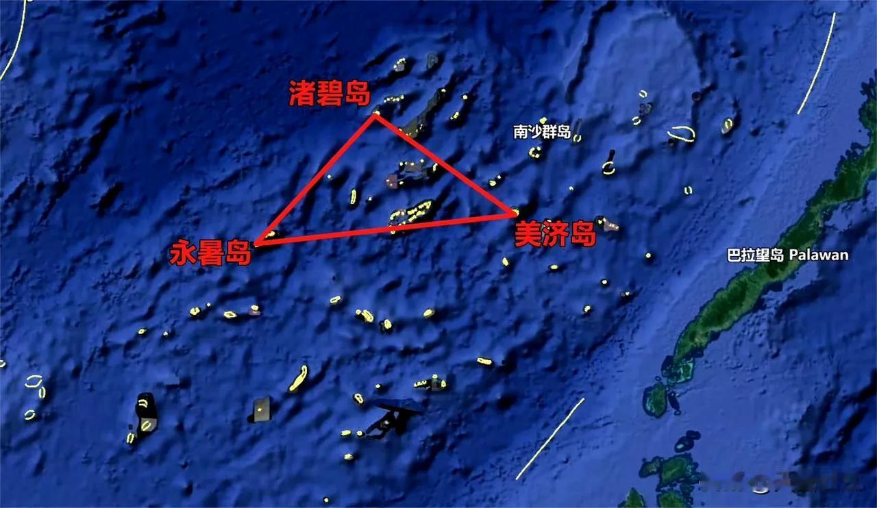 目前越南方面正在其非法侵占的9个南沙岛礁上开展开大规模的填海造陆，努力扩增这些前