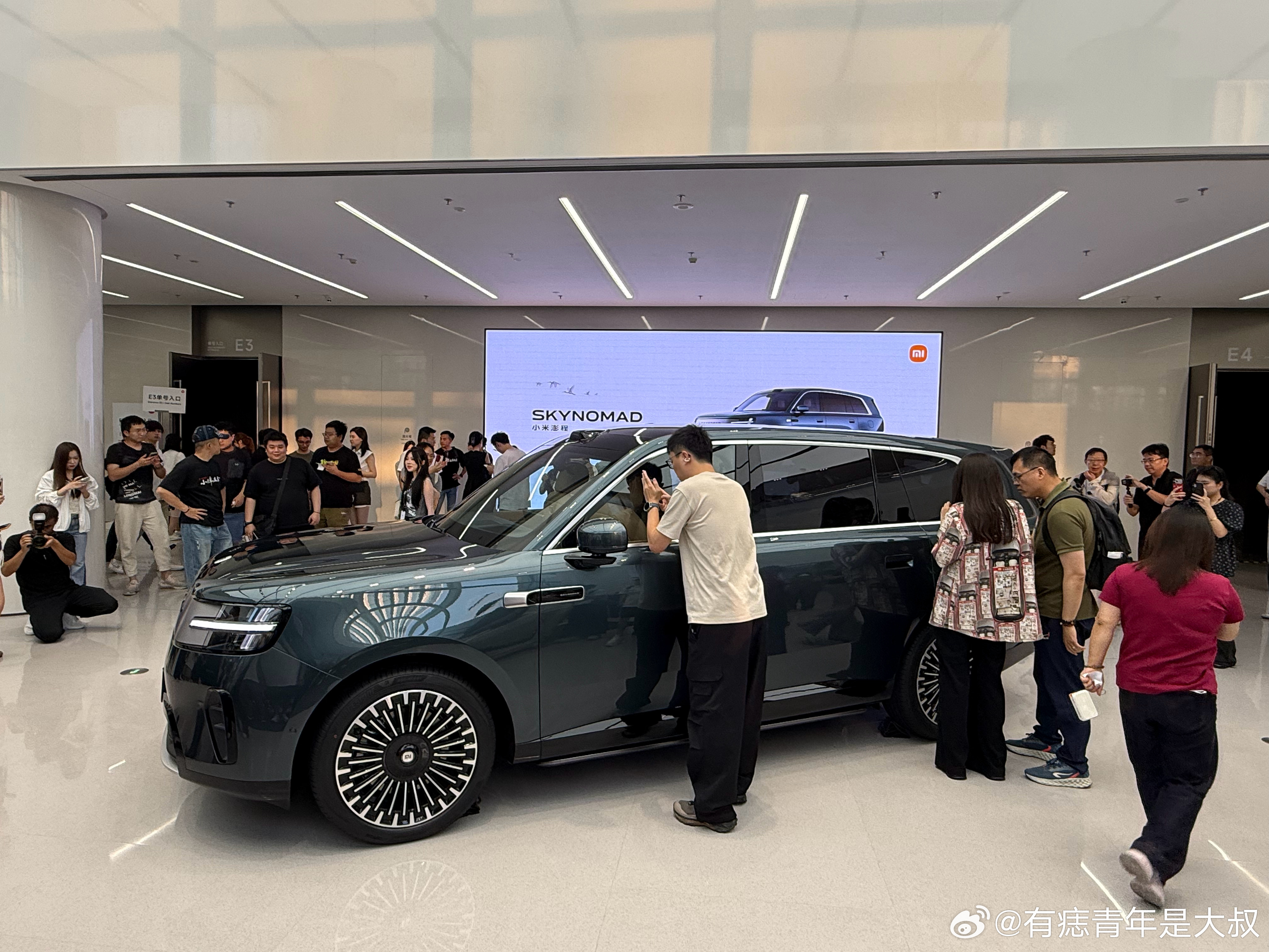 到小米发布会现场了，人是真多啊，今晚雷总不知道会怎么来讲澎程这个故事小米澎程技术