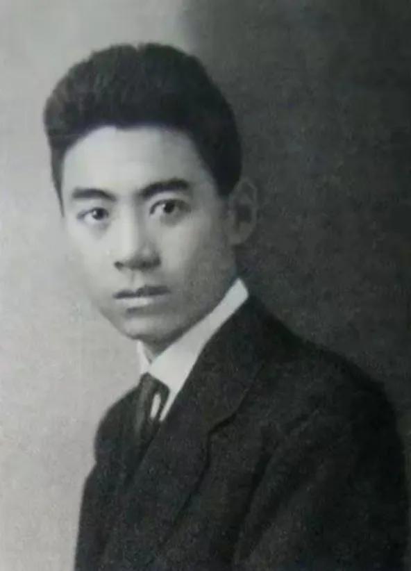 母亲的教导:好好读书，不要伤害猫狗。

城市小区的房屋建筑，其隔音效果广受诟病。