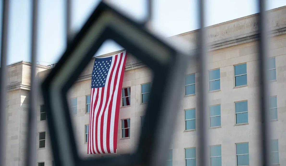 美媒披露:特朗普拉拢通用、福特车企生产军火

2026年春天，美国政界和军工领域