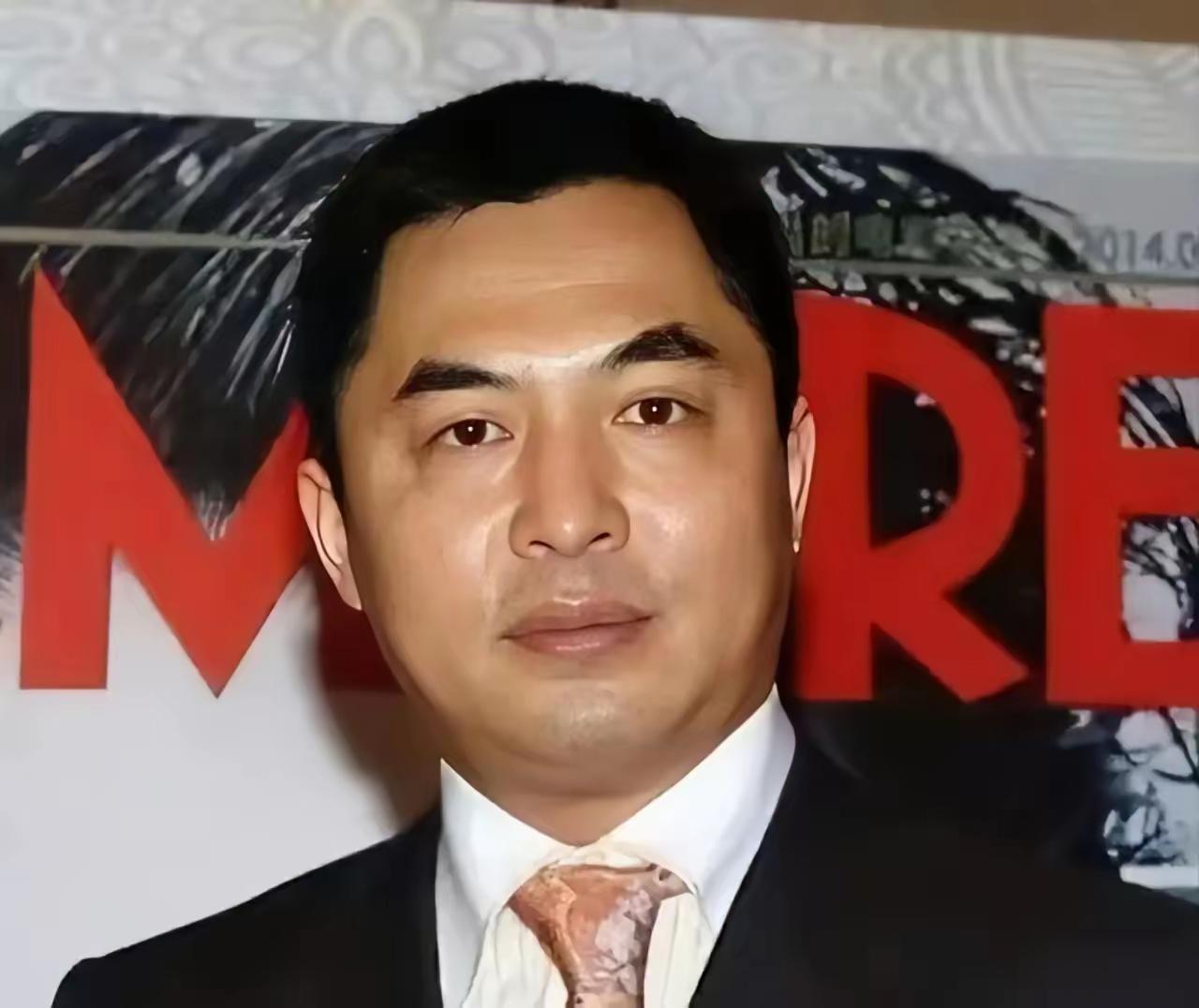 天上人间老板覃辉1968年出生于北京，祖籍四川达县，成长于航空航天工业部五二九厂