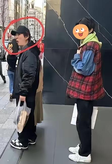王思聪大概率不会再回国了，
不是因为他欠了20亿，
也不是王健林卖掉了48座万达
