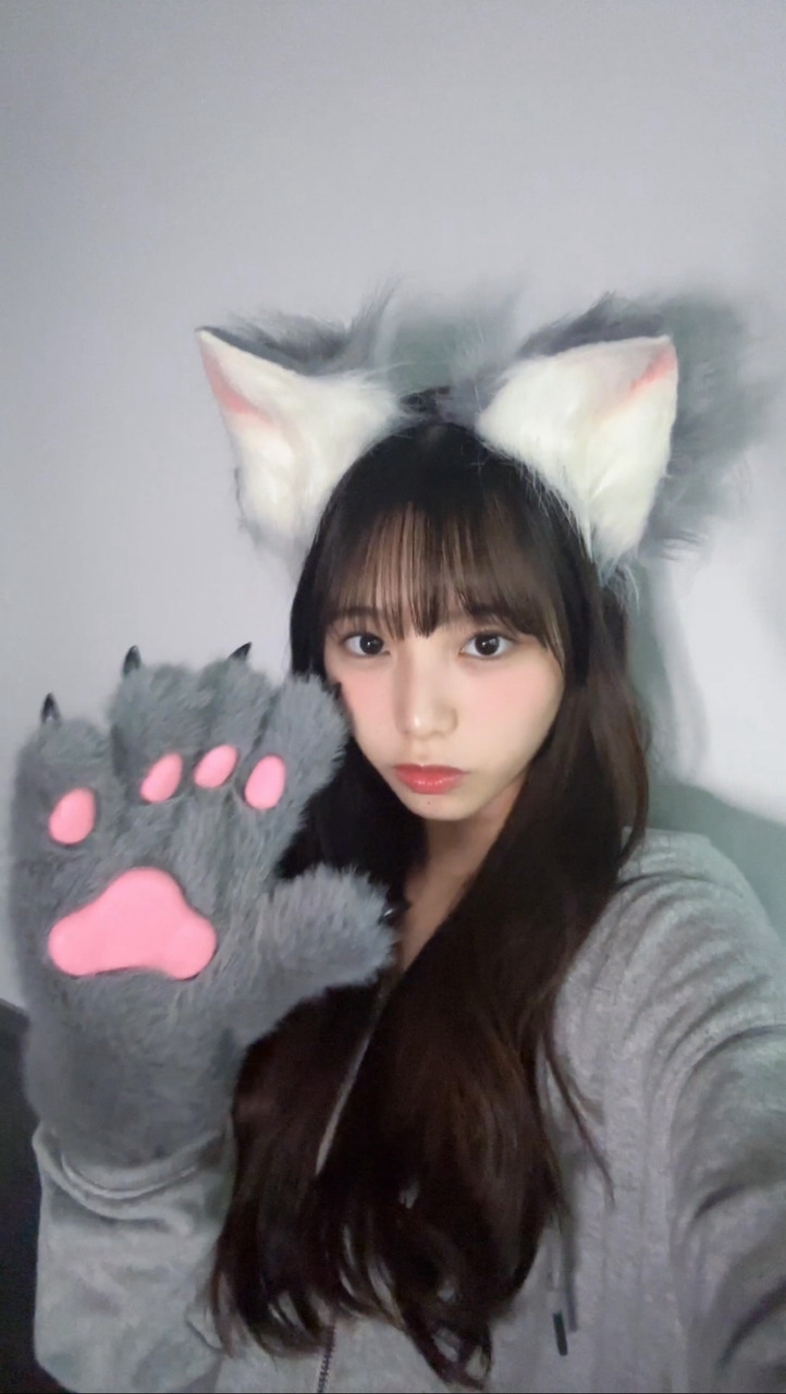 下田衣珠季「オオカミきち　小坂さんのお部屋にお邪魔させていただいてました♡お写真