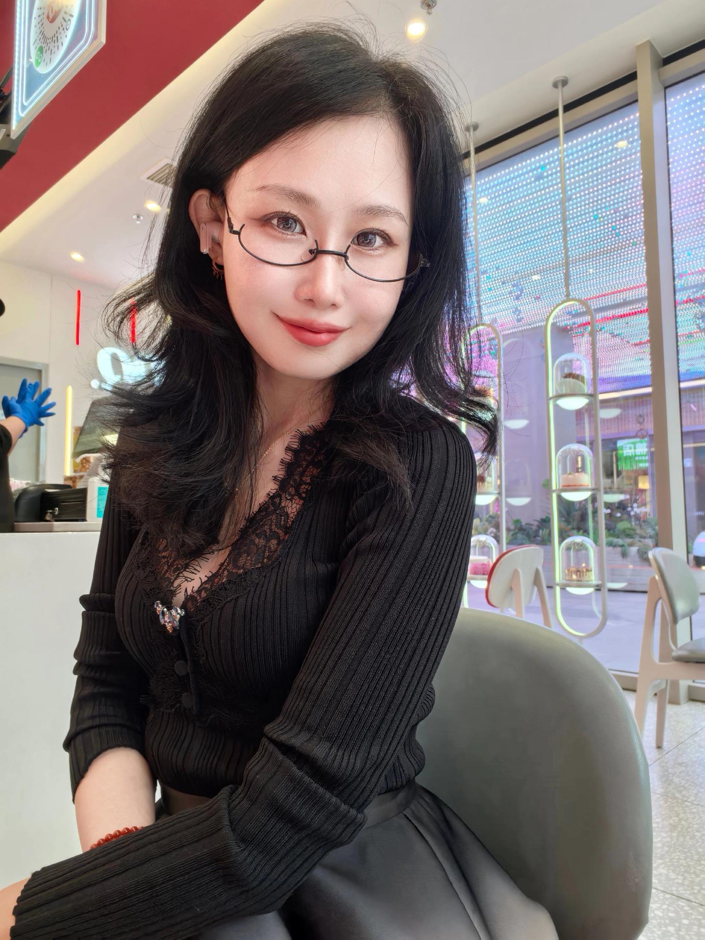 蜜妮。42岁，元气满满 财富是对认知的补偿，而不是对勤奋的嘉奖。