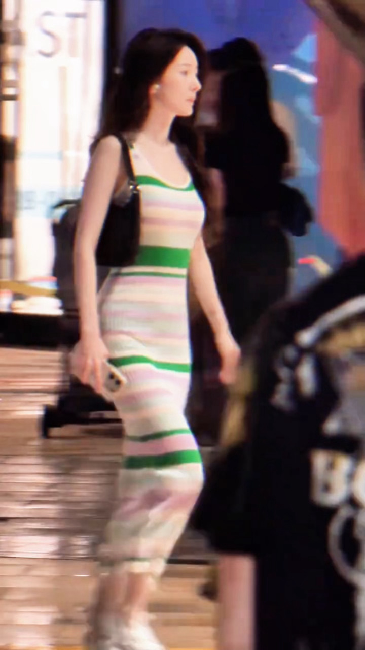 这个视频怎么有两个小时…🤤妈幂的身姿实在曼妙