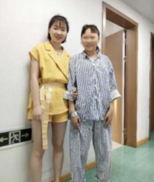一名刚满 20 岁的女大学生外表青春靓丽，肛肠肌肉功能却衰退得如同 80 岁老人