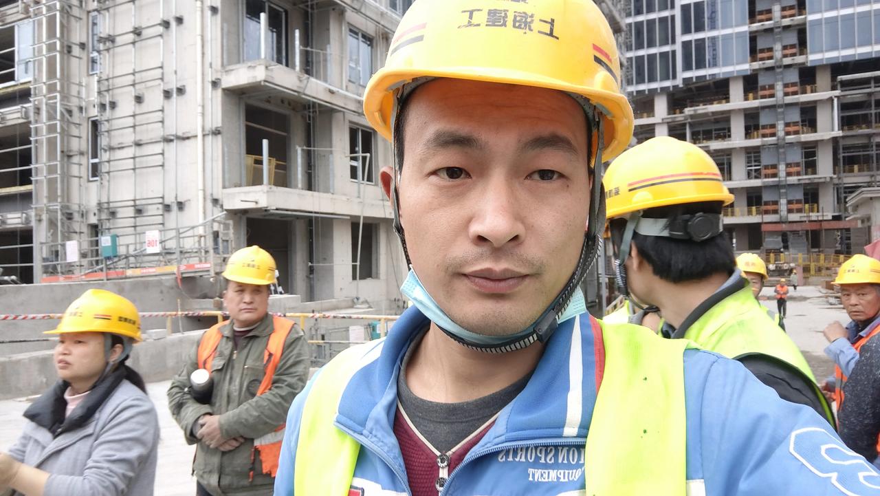 今天是我来上海工地的45天，一天九个小时，没有休息过，总共挣了13500元，平均