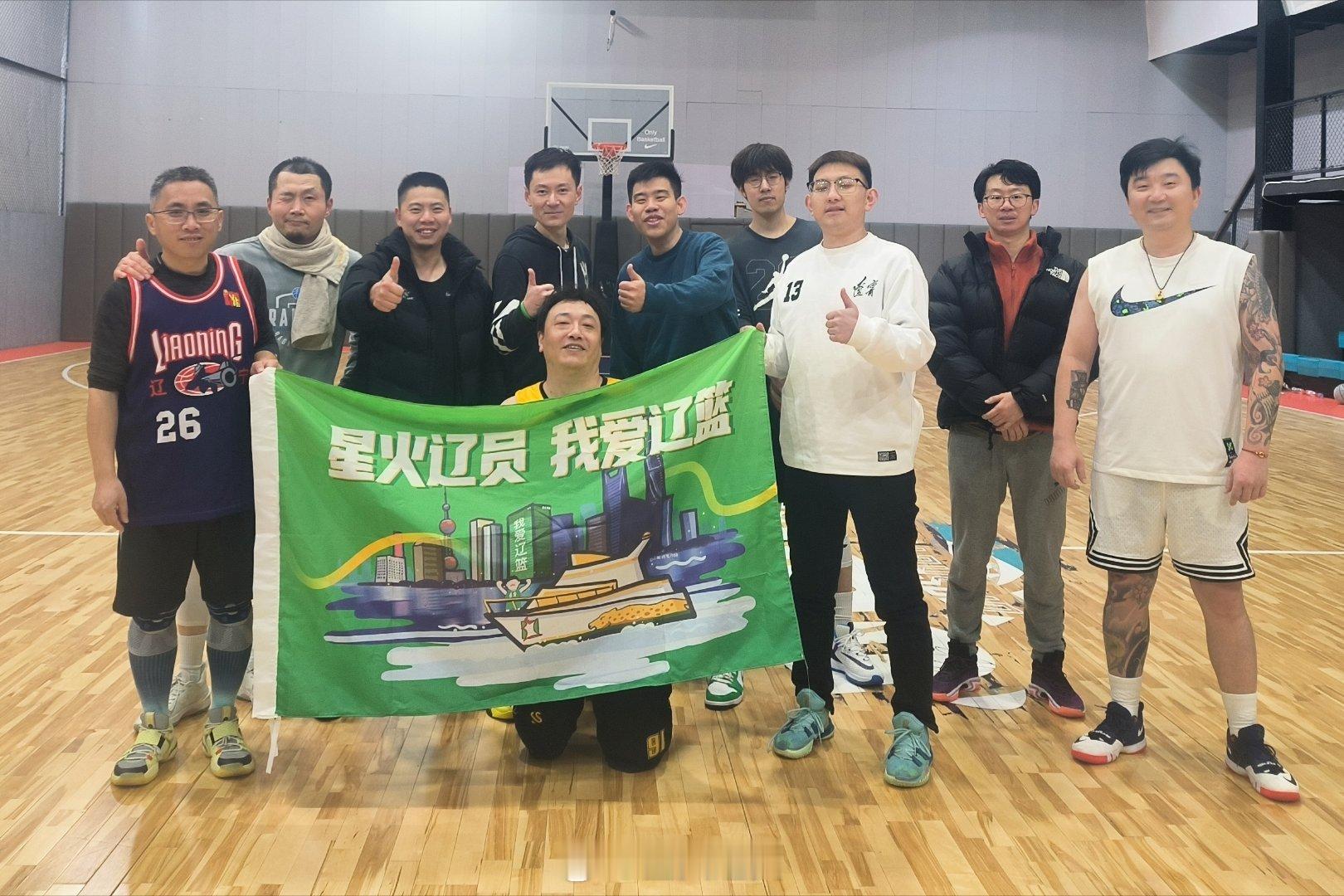 #运动打卡接龙#我们不仅仅是看球，当然也要打球。 ​​​