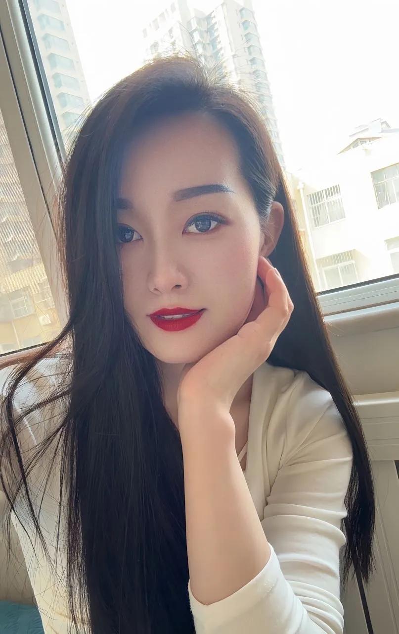 生活不会亏待每一个认真努力的人，你只管悄悄扎根，时间会给你最好的答案。