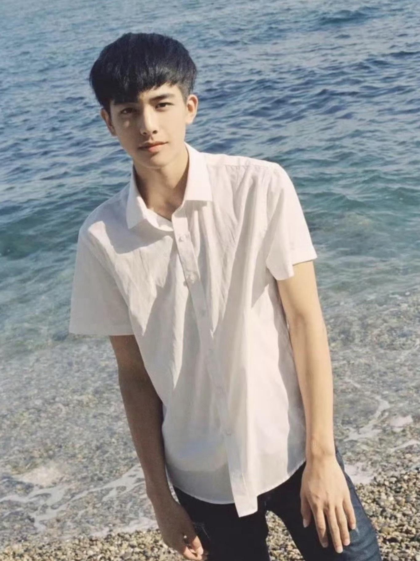 早期的宋威龙，青涩又养眼 