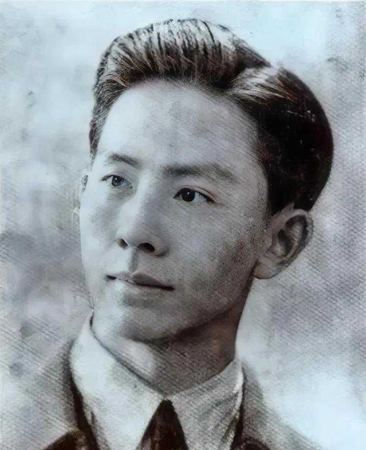 1948年，一位共产党员被捕，为保命他主动透露12人名单，特务们喜不自胜，可看清