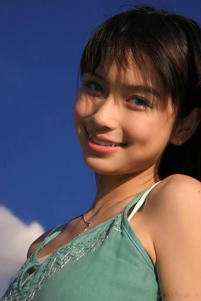#Angelababy的第一套写真##Angelababy15岁夏日海边写真#喜