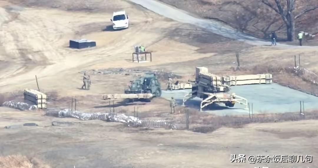 卫星照片显示，美军同时拆除韩国美军基地萨德系统、爱国者导弹，调往中东！

当年韩