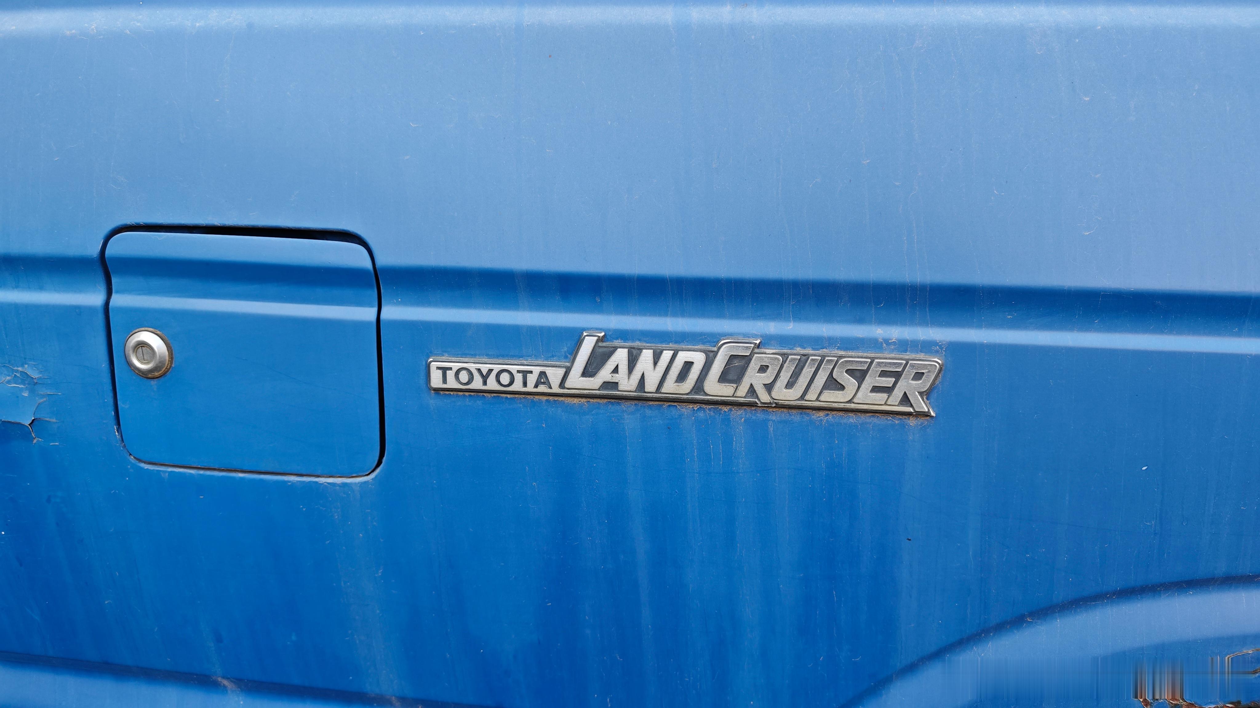 1980年代的LC60，也算是陆巡相对舒适豪华越野车定位的初代作品。身上带有一种