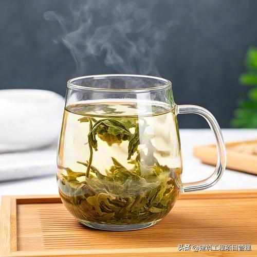 81岁的张老伯没有三高，走起路来精神矍铄，我问老人有没有健康生活的秘诀？张老伯说