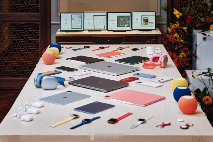【苹果换帅你的iPhone或过时更快】苹果公司时隔15年首次更换CEO，也是这家