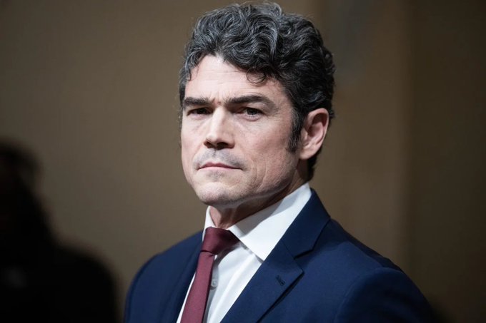 🙈 据报道，前美国国家反恐中心主任乔·肯特因所谓“涉嫌泄露机密信息”指控接受联