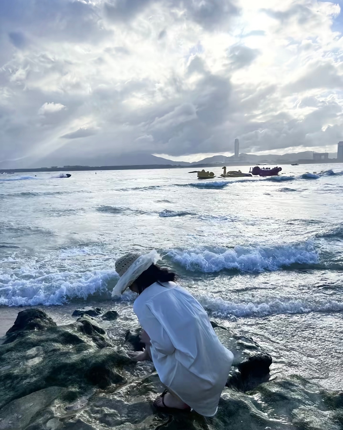 美字辈没有孬种九成美因与演员田栩宁情感纠纷公开爆料走红，以犀利发言与玩梗金句刷屏