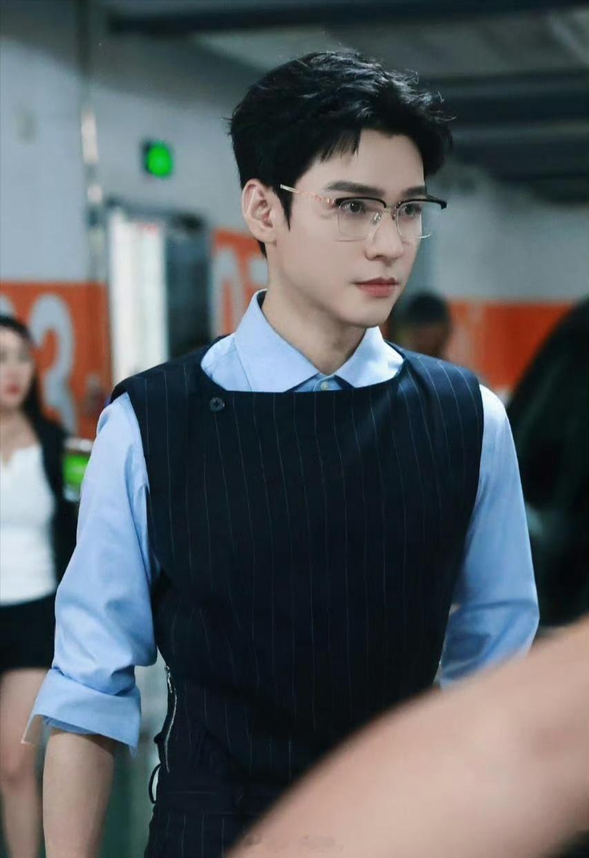 玛雅，龚俊戴上眼镜没有人能不失声尖叫，太权威了花儿与少年 ​​ ​​​