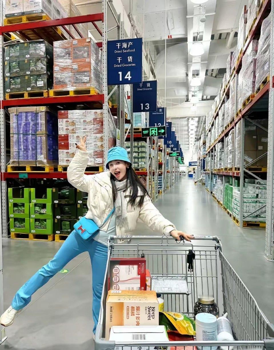 豪门可不是那么好嫁的，好多富豪一夜倒台，翻脸不认人，靠谁都不如靠自己。可惜她当初