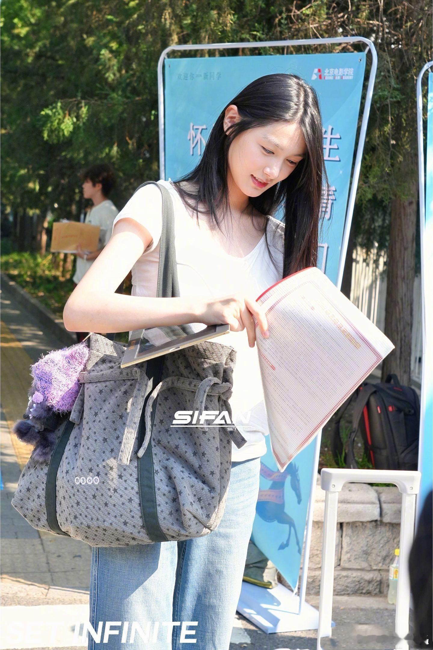 北电新生图来也，感觉很多都特别女团脸 ​​​