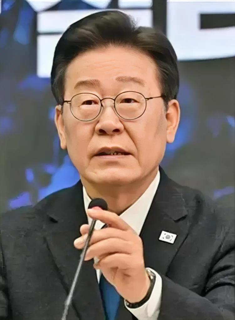 就在刚刚
韩国总统突然宣布了！
9月22日，韩国总统李在明宣称：若按美国要求直接