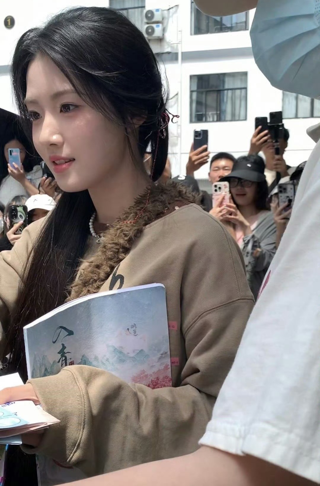 一瞬间卢昱晓幻视张淼怡了 ​​​