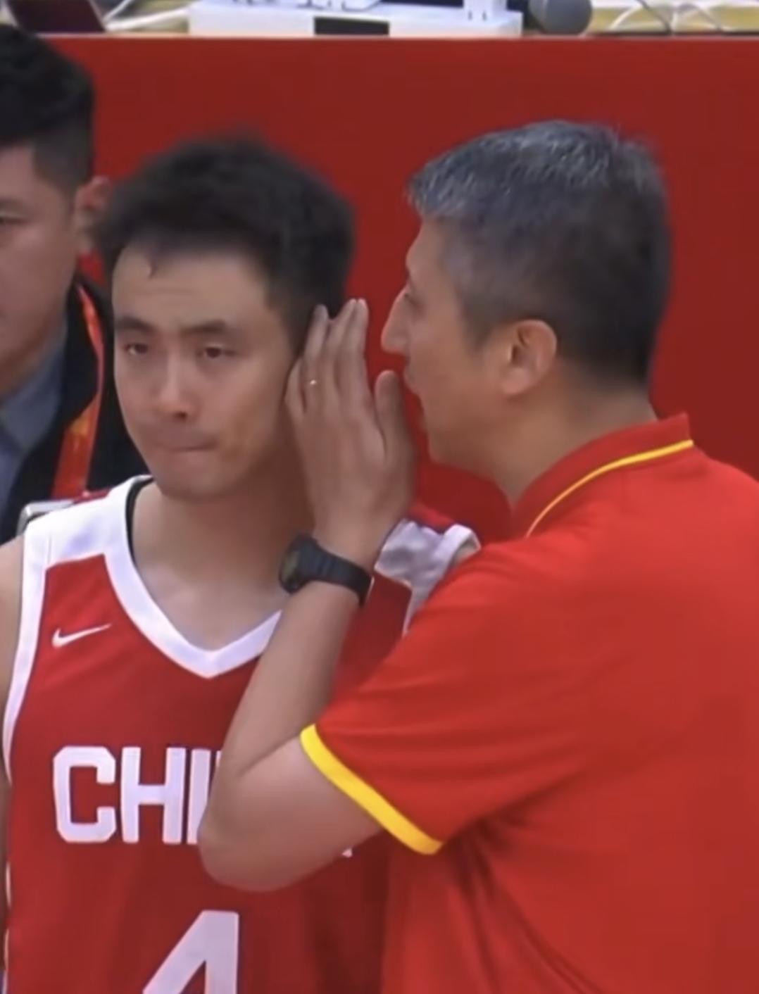 连个铜牌都拿不到。亚运会季军争夺战中国男篮70：78不敌伊朗无缘奖牌，排名第4。