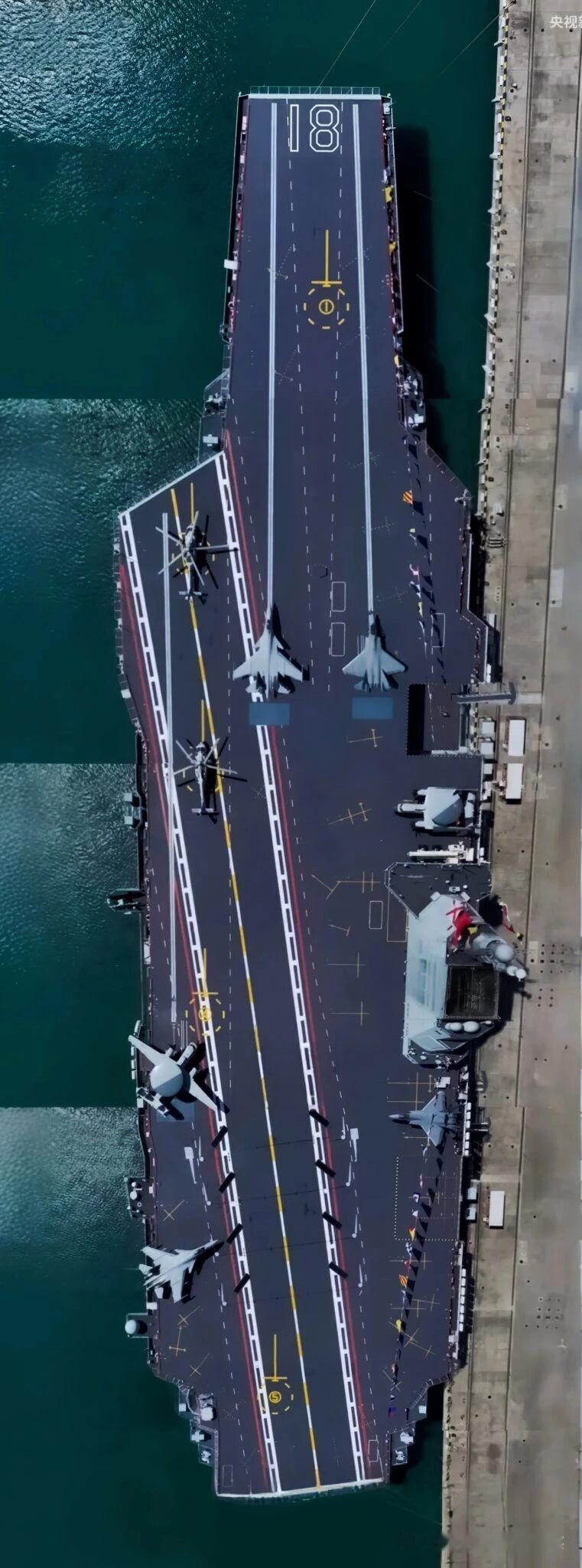 2月27日，据央视军事网站报道，福建舰上三剑客时代到来，歼一15T舰载机、歼一3