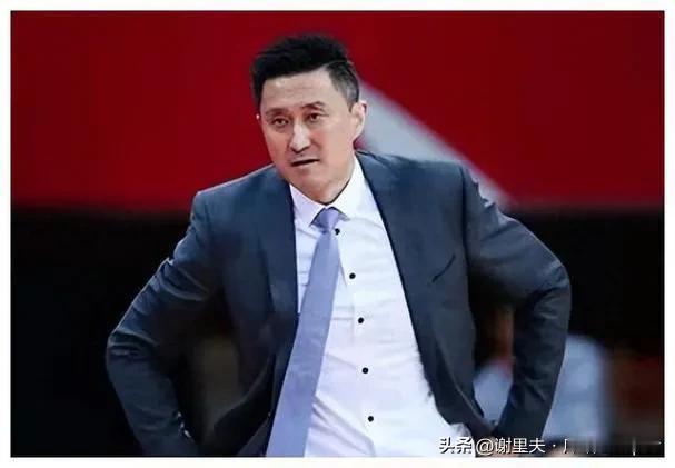 杜锋中计了！这广厦新小外真厉害啊，三分六连进，教练组得重视，作用和能力不比孙铭徽