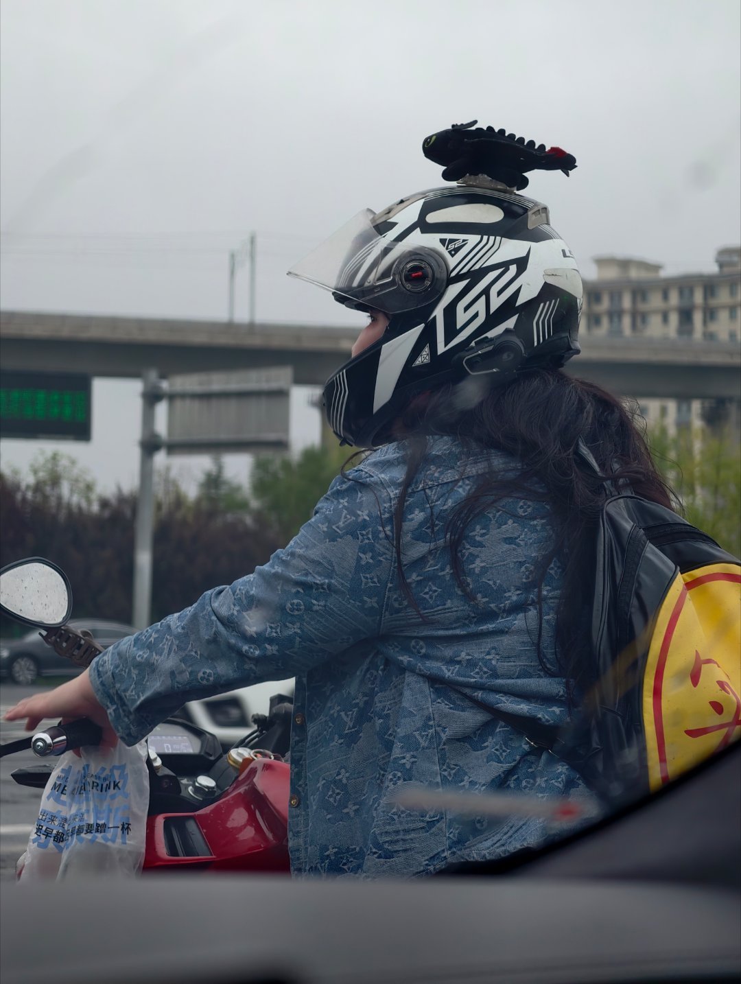 青岛也降温了一场秋雨 一场寒早上好！各位牛马 ​​​