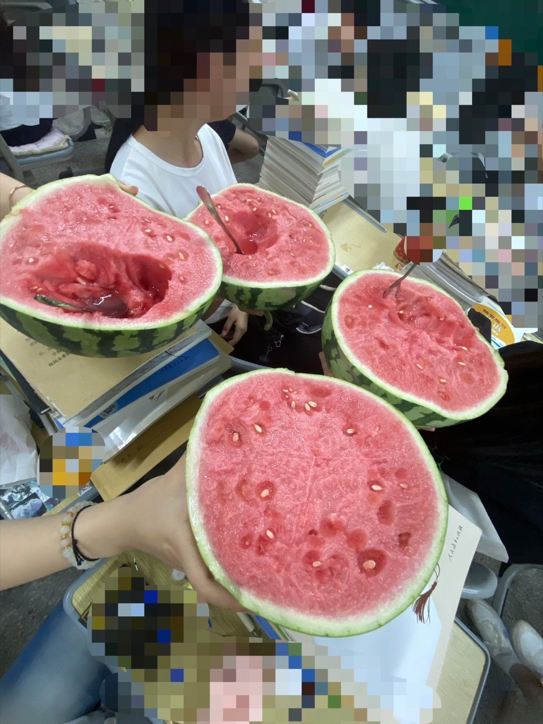 真正的高贵，应该是优于过去的自己，勇敢做自己成为只有你自己才能制造的风景，以自己