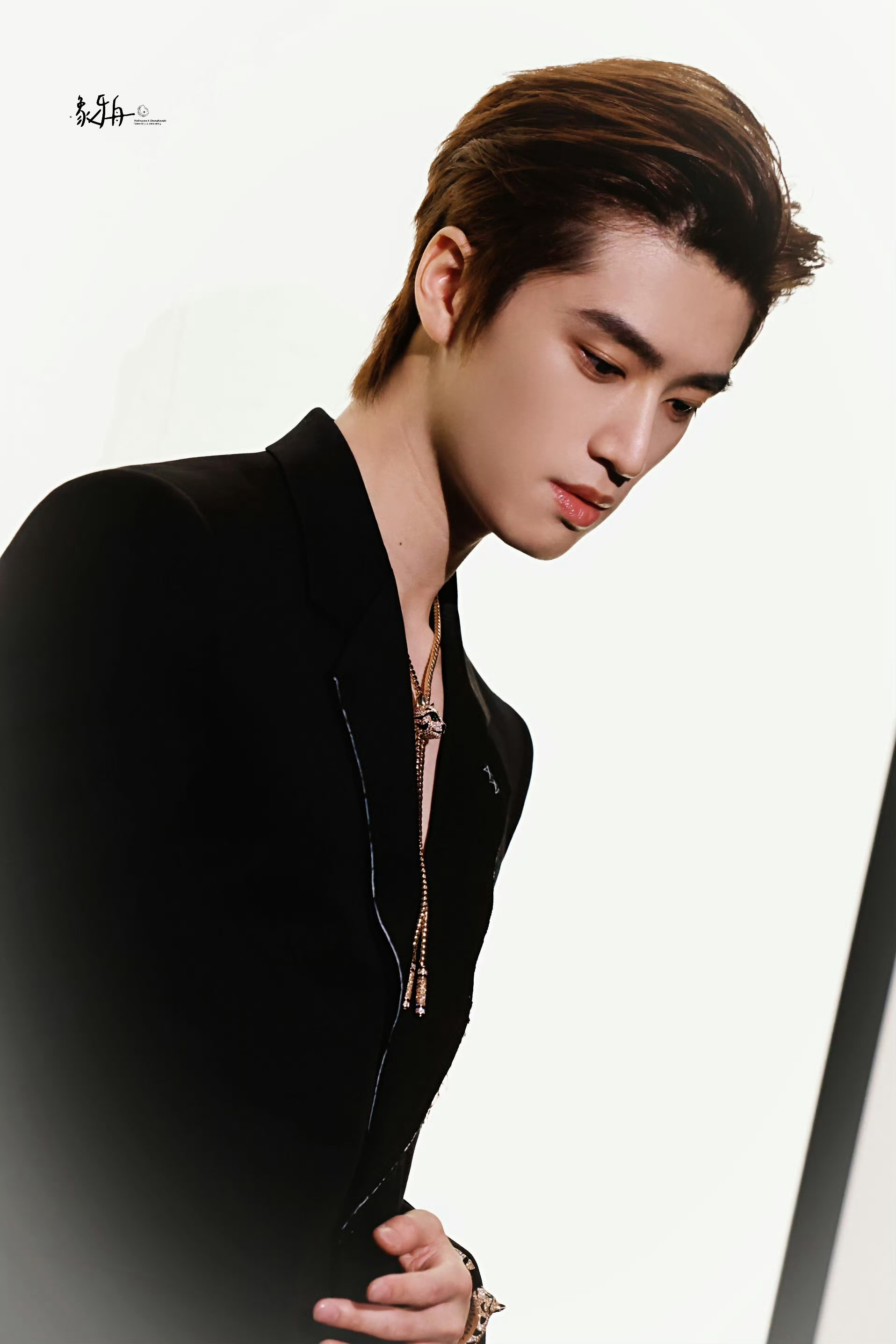 啊啊啊啊是背头深V我们有救了！张康乐背头深V