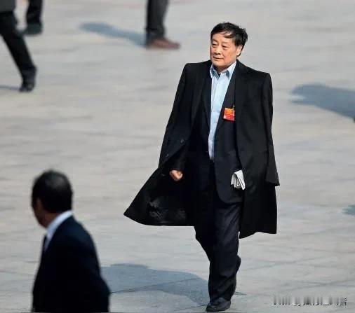 宗庆后先生说过的十段经典语录，他说到了，也做到了！
1、人家看不起我们，我要自己