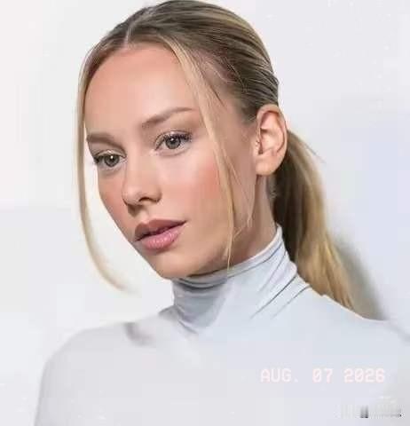 看到法国巨星姆巴佩官宣恋情。我好奇查了一下他的女友身份。才发现这个女人实在不简单