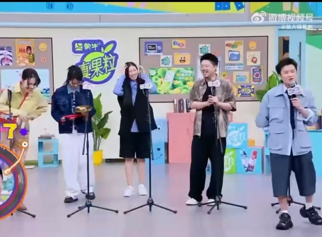 呼兰 爱情呼麦转移 呼兰偏用“蚊式唱腔”证明：呼麦也能走搞笑路线！别人唱情歌转移