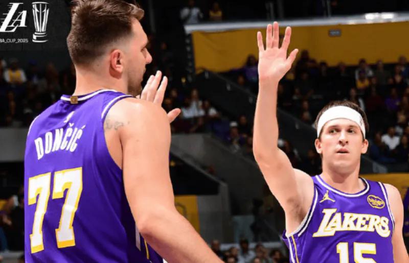 自从萧华叫停了矫枉过正的裁判之后，里夫斯要不到哨子，变得不会打球了。
星光一下子