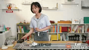 电磁弹射果然白菜了，你看，在福建舰下水一周年之际，铁师傅自己在家就组装了一套“电